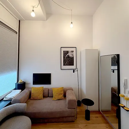 דירה Microloft